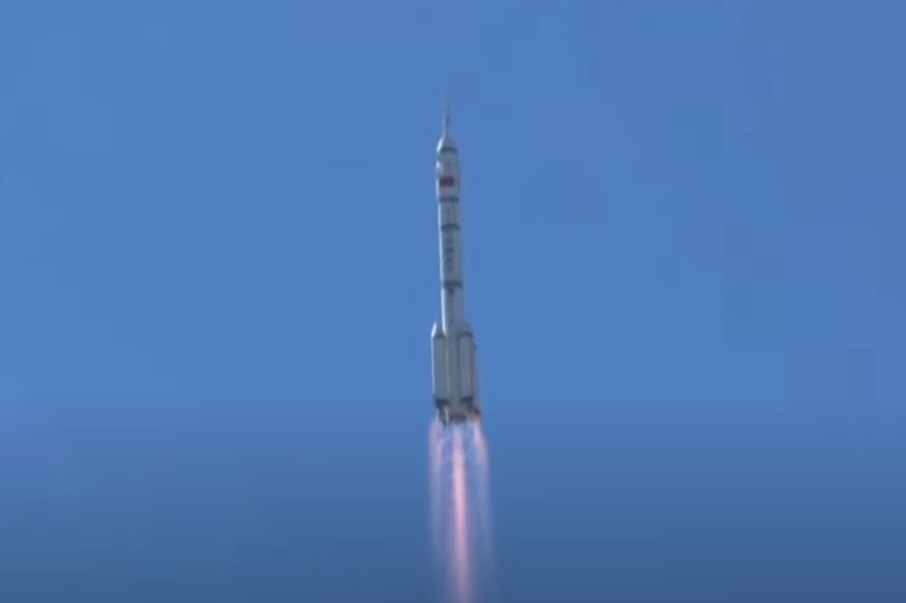 Raketa sa kineskim astronautima, Foto: Screenshot/Youtube