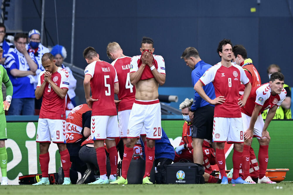Danski fudbaleri molili su se u subotu za Eriksena, sada žele da pobijede Belgijance, Foto: Stuart Franklin