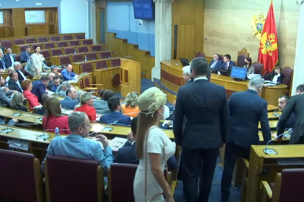 Marković i Živković ušli u Skupštinu, Foto: Printscreen YouTube