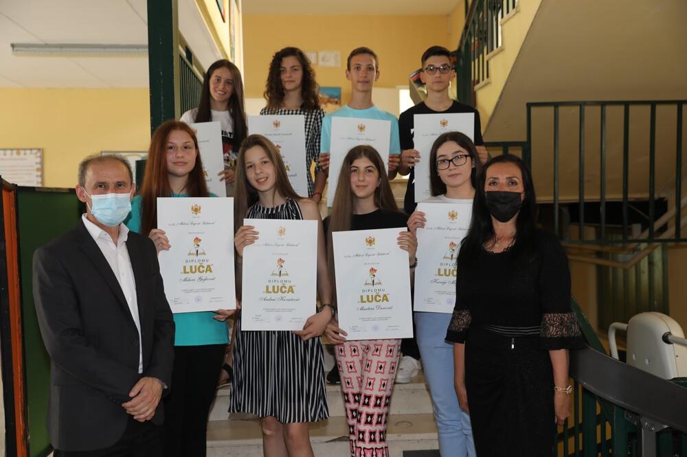 Zajednička slika najboljih đaka, Foto: Škola