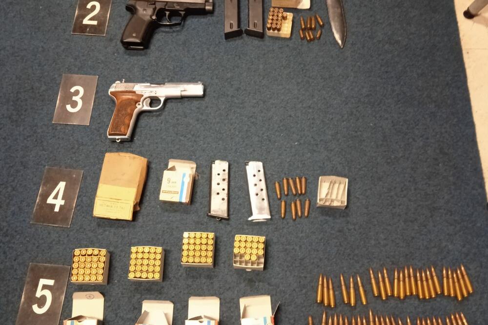 Oduzeto oružje i municija, Foto: Uprava policije