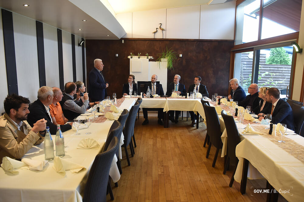 Krivokapić sa predstavnicima dijaspore, Foto: Vlada Crne Gore