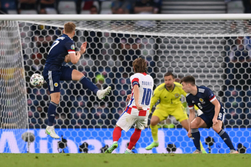 Luka Modrić daje gol za 2:1, Foto: Reuters