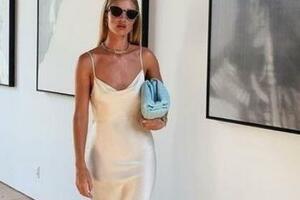 Izuzetno popularan model: Kako bez greške stilizovati slip haljinu