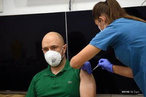 Radulović primio vakcinu: Sačuvajte svoje i zdravlje najbližih