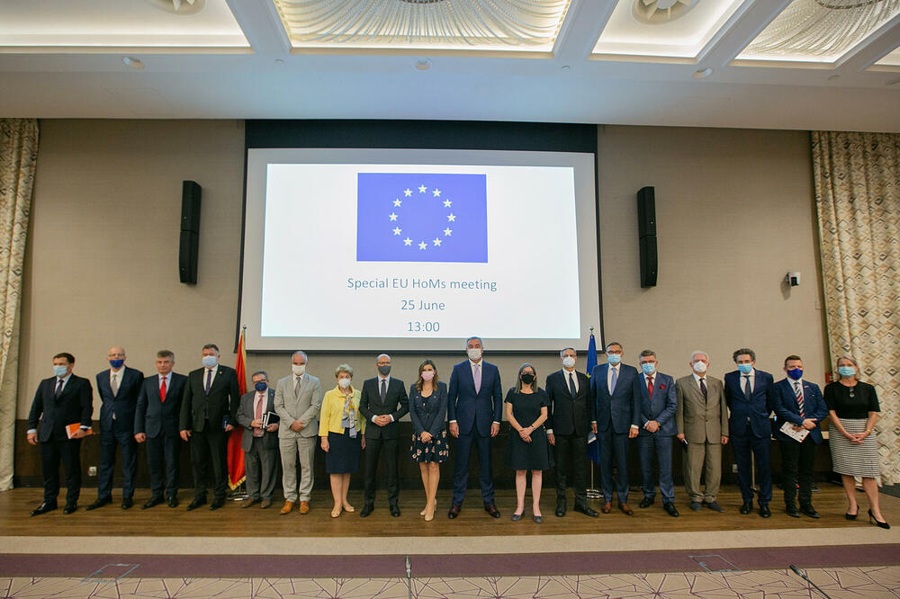 Đukanović sa ambasadorima, Foto: Kabinet predsjednika Crne Gore