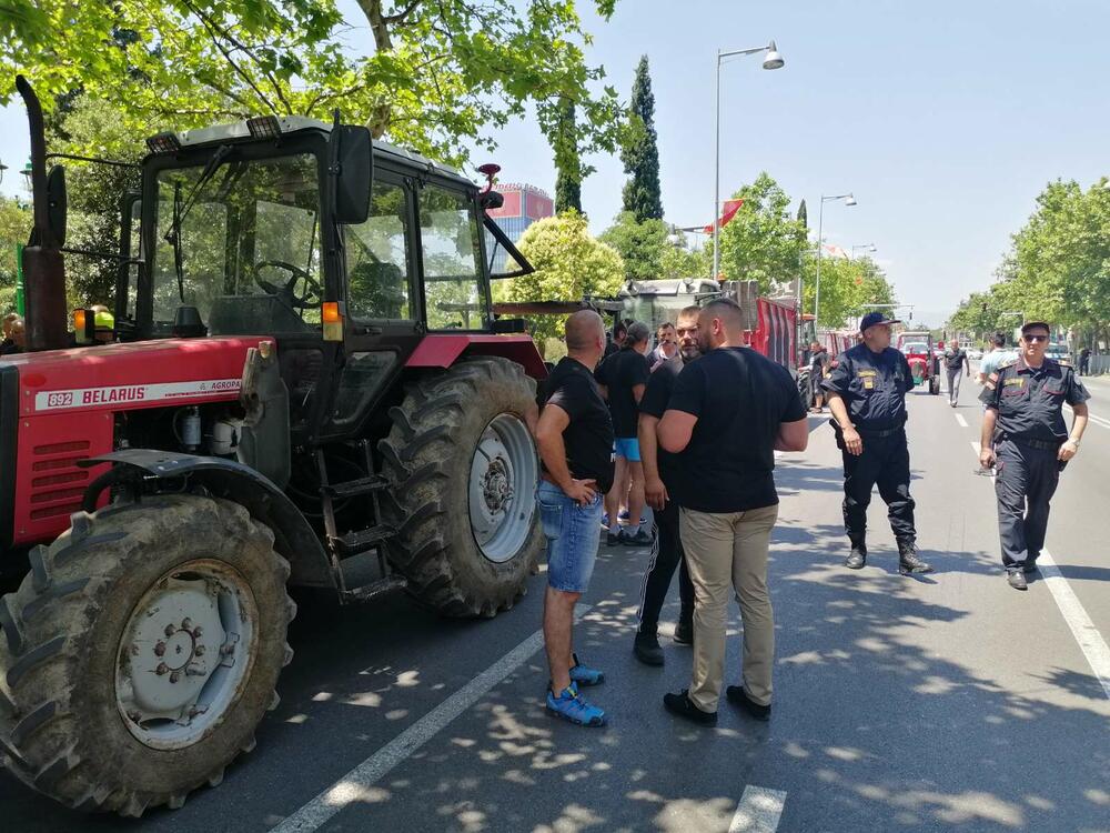 Aleksandar Stijović, traktori protest