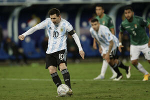 Mesi za istoriju Argentine, Kavani odveo Urugvaj u četvrtfinale