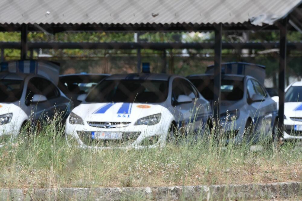 Policijska vozila, Foto: Savo Prelević