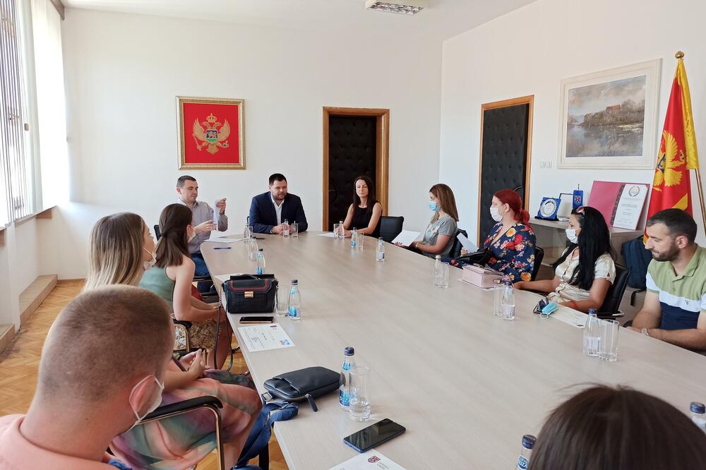 uručeni vaučeri, Foto: Svetlana Mandić