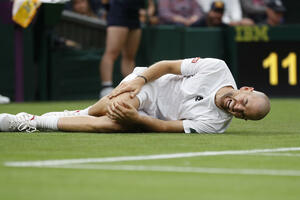 Federer u 2. kolu nakon povrede Manarina