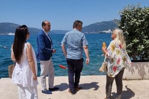 Rađenović posjetio tivatsku Opštinu