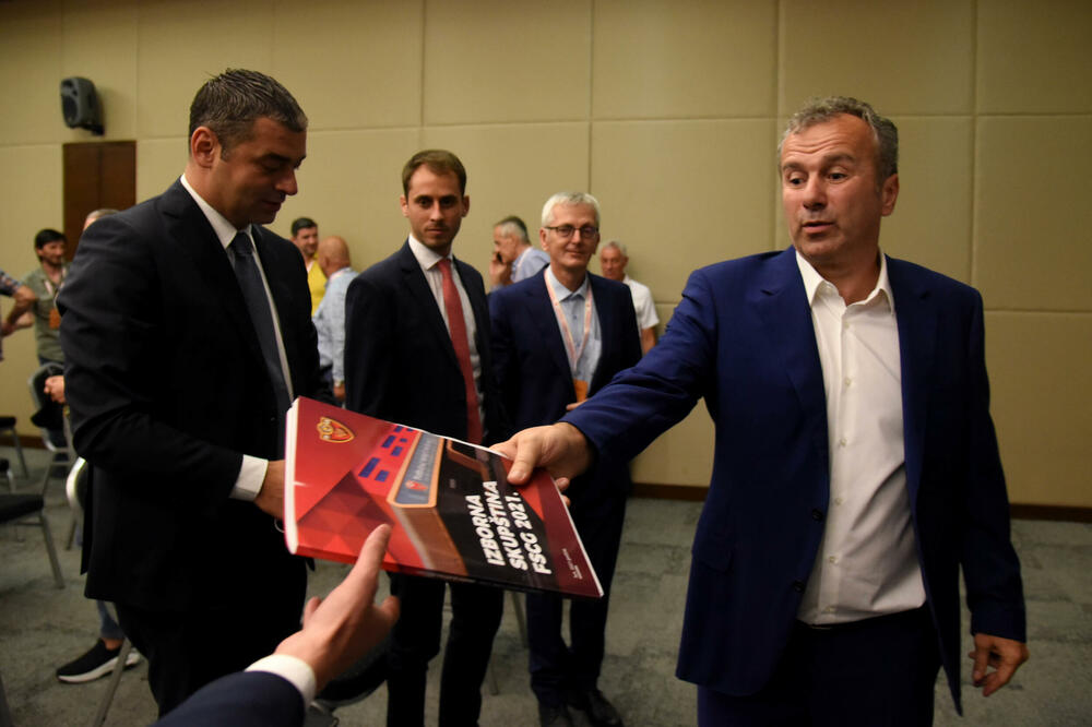 Sa današnje Skupštine: Zoran Laković i Dejan Savićević, Foto: Boris Pejović