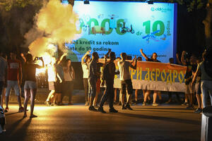Protest zbog hapšenja Jovanovića: Okupljeni blokirali most,...