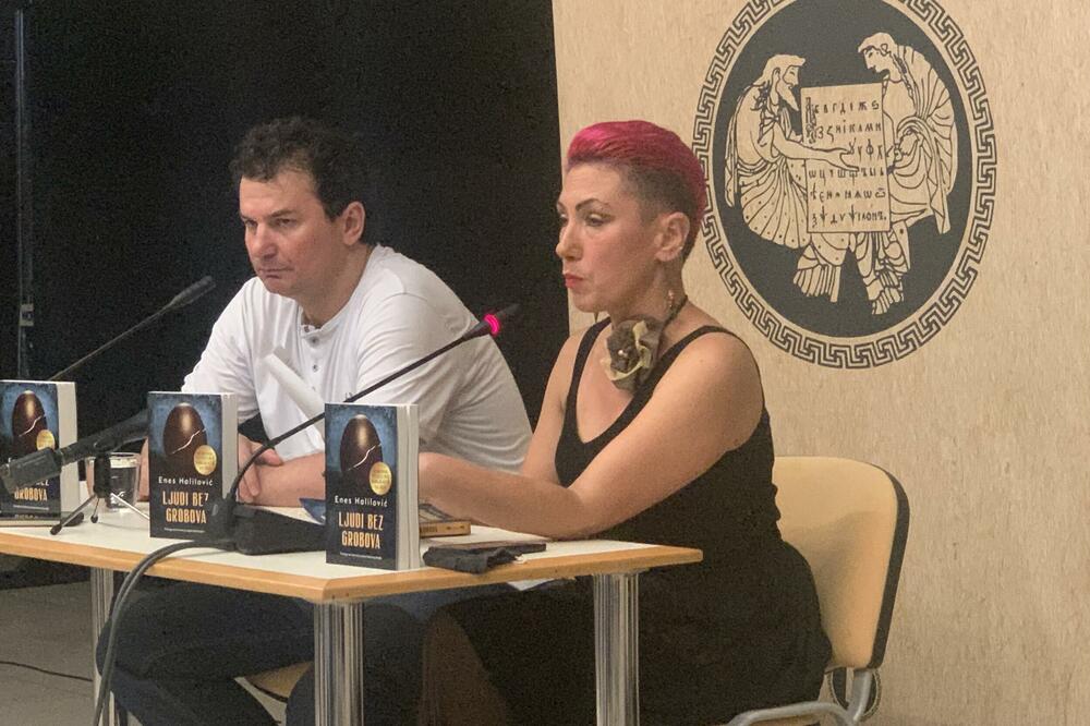 Enes Halilović na književnoj večeri u Budvi, Foto: Vuk Lajović