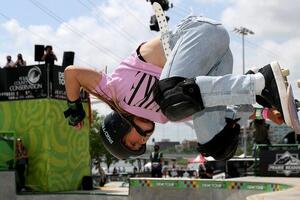 Ima samo 12 godina a već olimpijka - skejtborderka Skaj Braun u...