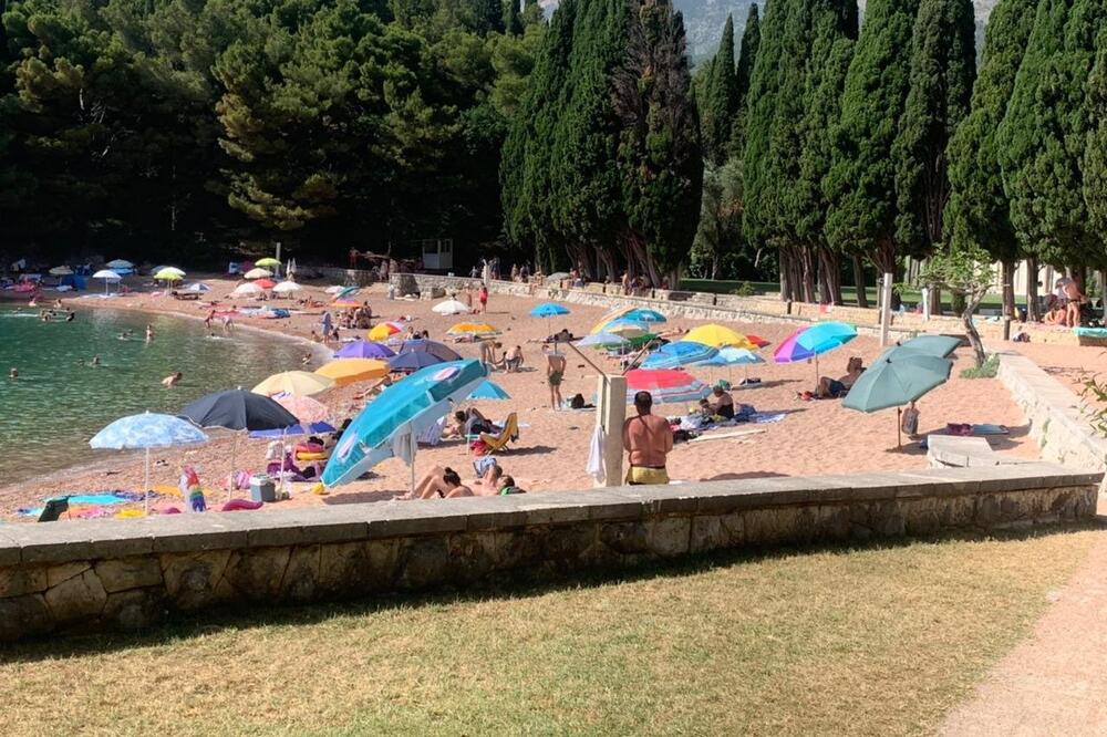 Kraljičina plaža ovih dana, Foto: @crnogorci twitter.com