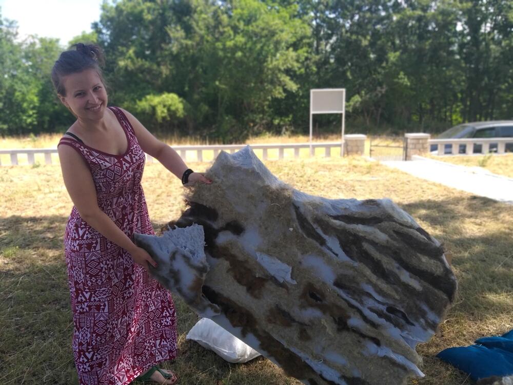 <p>Ovogodišnja radionica je nosila naziv “Paleodesign’”, a učesnici su u organizaciji JU “Muzeji i galerije” Nikšić, a podržani od Narodnog muzeja Crne Gore, pričali svoju priču koja je trajala pet dana, a koja je nadahnuta pričom koja traje 150 hiljada godina</p>