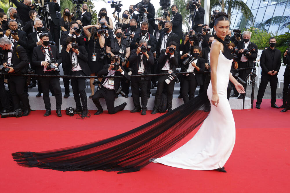 Bella Hadid na Kanskom festivalu, Foto: REUTERS