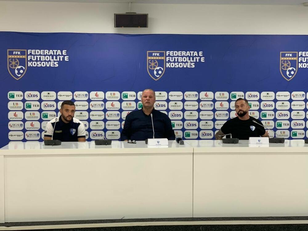 Na konferenciji za novinare su govorili napadač Kristijan Vulaj, Pal Drešaj (predsjednik) i trener Edis Mulalić