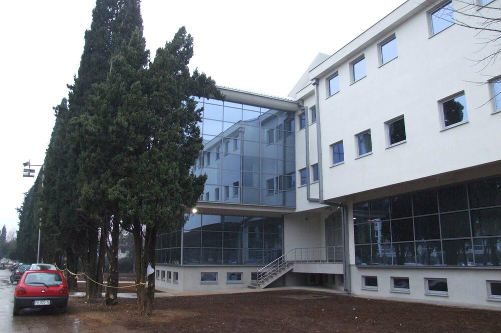 Zgrada Ministarstva u kojoj je i Zavod za školstvo