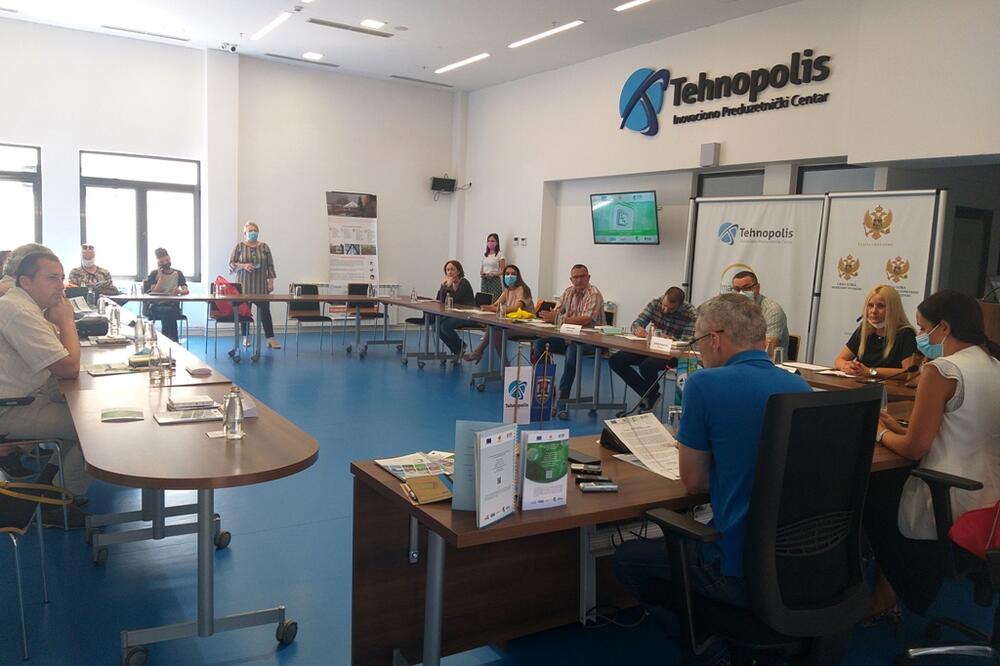 Sa sastanka, Foto: Svetlana Mandić