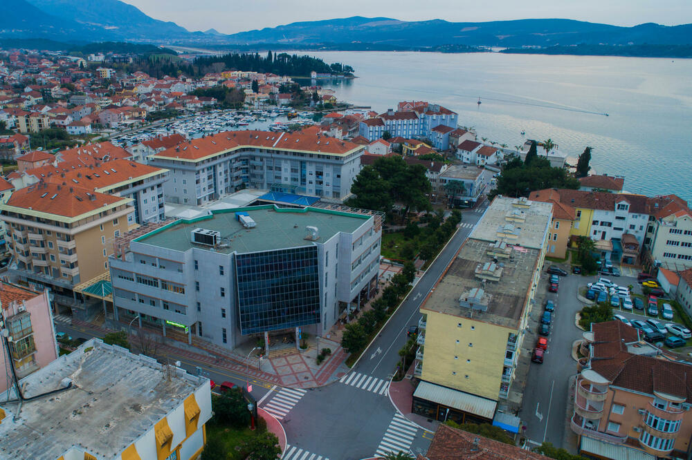 Zgrada Opštine u centru Tivta, Foto: SZS Tivat