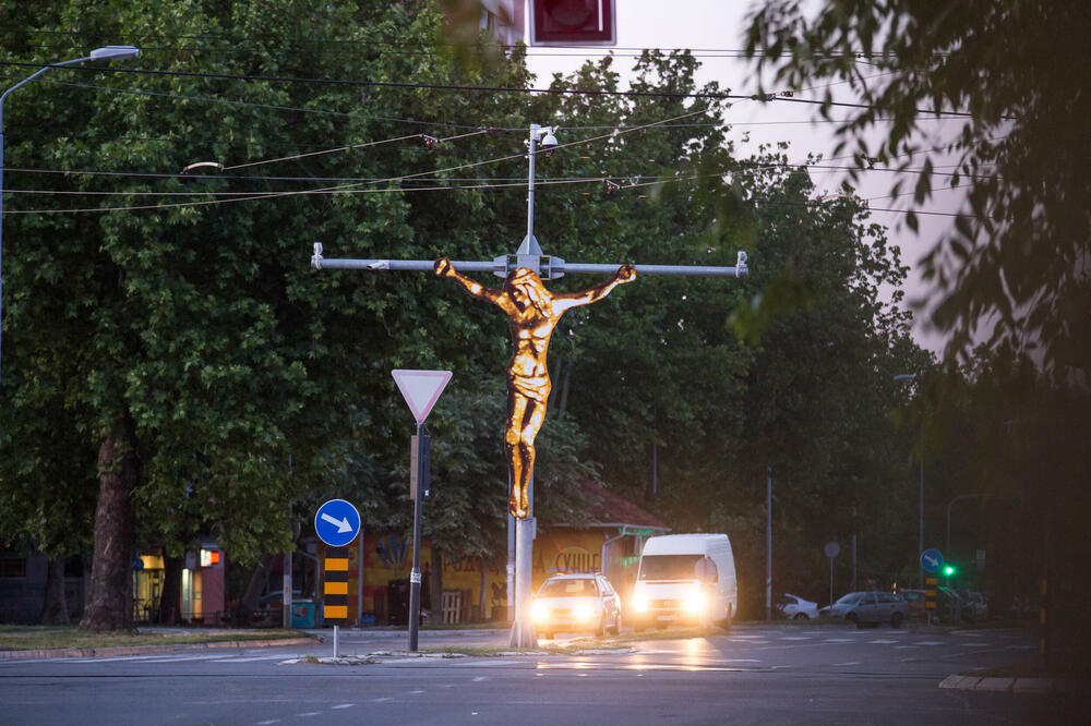 Skulptura Pijaniste “Nova vera”, Foto: Petar Šarčev