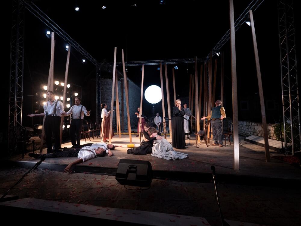 Ovacije za 'Krvave svadbe'