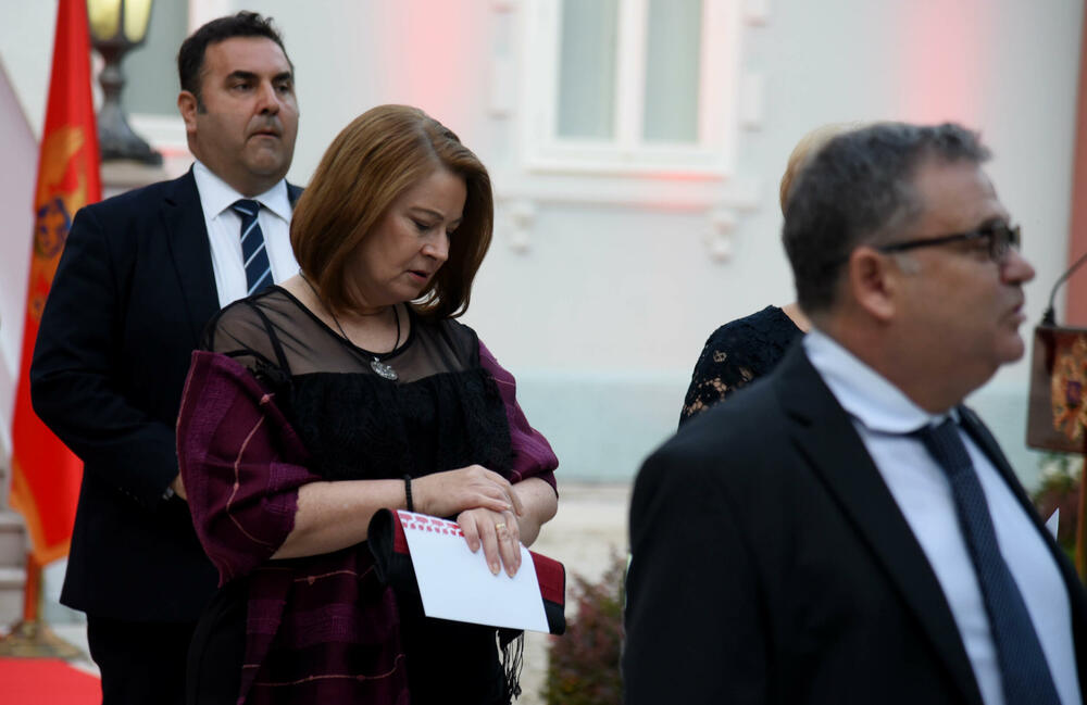 <p>"Naša zemlja je davno prošla raskrsnicu na kojoj je izabrala svoj evropski put, s kojeg nema skretanja ni povratka. Bez obzira što postoje i u Crnoj Gori, i izvan Crne Gore, oni koji bi to željeli"</p>