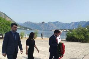 Kotor: Jokić položio vijenac na spomenik palim borcima u Parku...