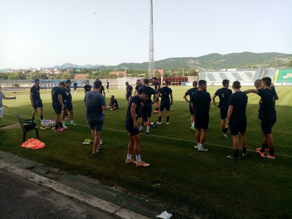 Fudbaleri Sutjeske na jučerašnjem treningu