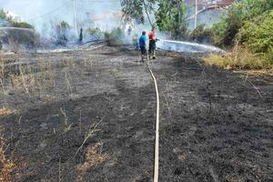 Požar u Gornjem Seljanovu lokalizovan, vatra prijetila kućama