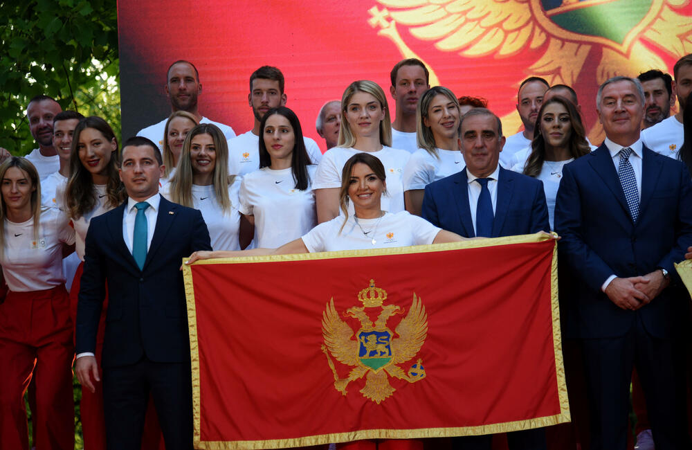 <p>Najbolji crnogorski sportisti kreću na Olimpijske igre u Tokiju, a večeras su ispraćeni na svečanosti koju je organizovao Crnogorski olimpijki komitet ispred Vile Gorica.</p>  <p>Pogledajte kako je sve izgledalo u galeriji našeg fotoreportera Borisa Pejovića.</p>