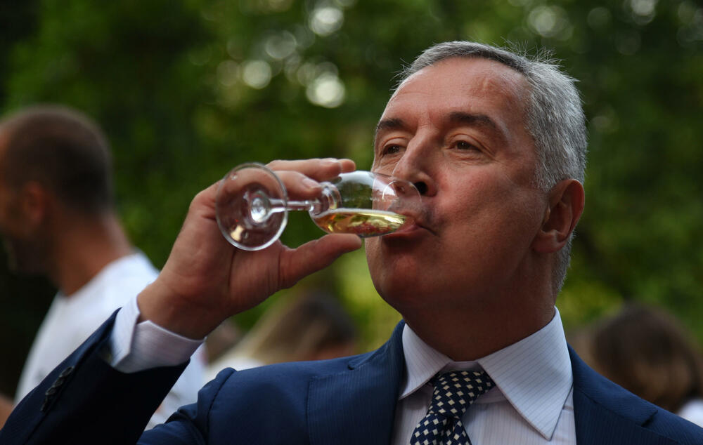 <p>Najbolji crnogorski sportisti kreću na Olimpijske igre u Tokiju, a večeras su ispraćeni na svečanosti koju je organizovao Crnogorski olimpijki komitet ispred Vile Gorica.</p>  <p>Pogledajte kako je sve izgledalo u galeriji našeg fotoreportera Borisa Pejovića.</p>