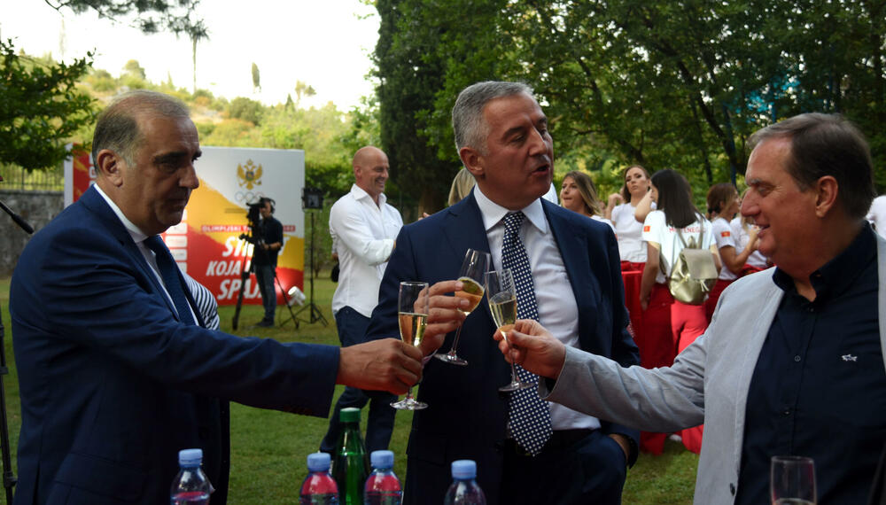 <p>Najbolji crnogorski sportisti kreću na Olimpijske igre u Tokiju, a večeras su ispraćeni na svečanosti koju je organizovao Crnogorski olimpijki komitet ispred Vile Gorica.</p>  <p>Pogledajte kako je sve izgledalo u galeriji našeg fotoreportera Borisa Pejovića.</p>