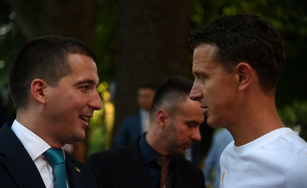 <p>Najbolji crnogorski sportisti kreću na Olimpijske igre u Tokiju, a večeras su ispraćeni na svečanosti koju je organizovao Crnogorski olimpijki komitet ispred Vile Gorica.</p>  <p>Pogledajte kako je sve izgledalo u galeriji našeg fotoreportera Borisa Pejovića.</p>