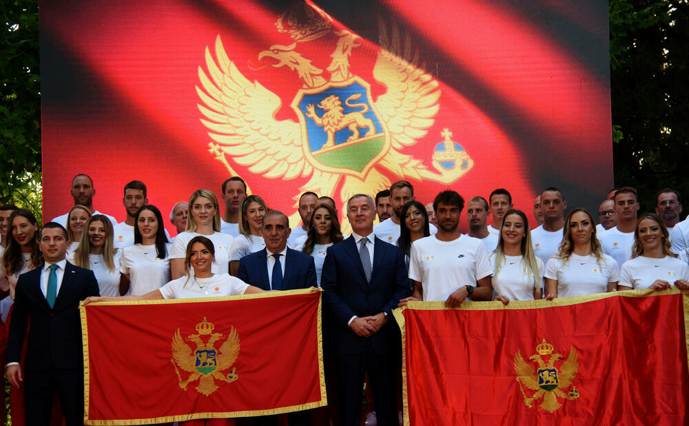 <p>Najbolji crnogorski sportisti kreću na Olimpijske igre u Tokiju, a večeras su ispraćeni na svečanosti koju je organizovao Crnogorski olimpijki komitet ispred Vile Gorica.</p>  <p>Pogledajte kako je sve izgledalo u galeriji našeg fotoreportera Borisa Pejovića.</p>