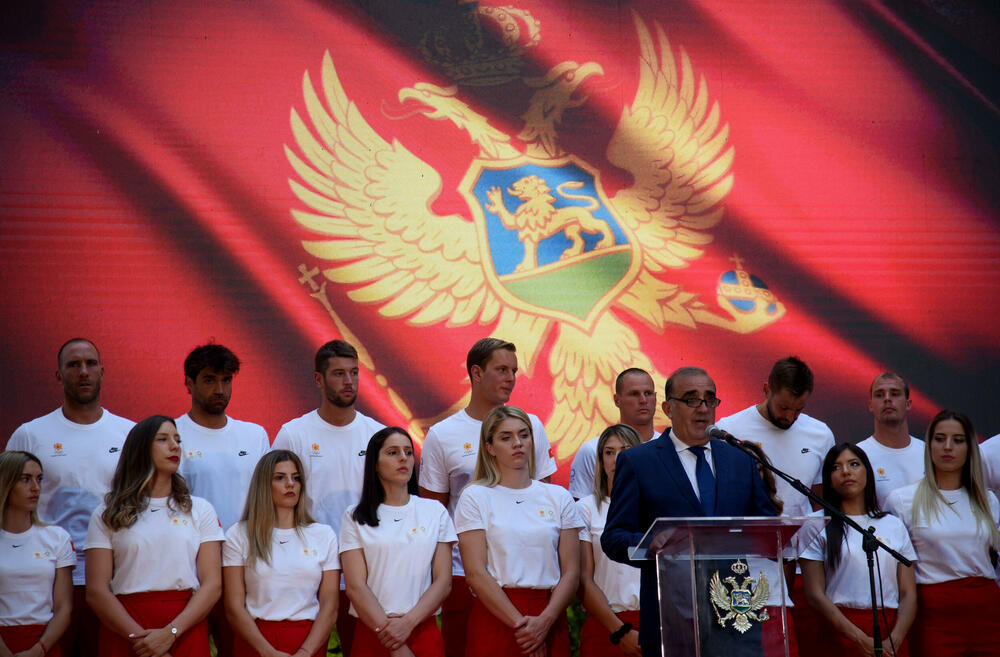 <p>Najbolji crnogorski sportisti kreću na Olimpijske igre u Tokiju, a večeras su ispraćeni na svečanosti koju je organizovao Crnogorski olimpijki komitet ispred Vile Gorica.</p>  <p>Pogledajte kako je sve izgledalo u galeriji našeg fotoreportera Borisa Pejovića.</p>