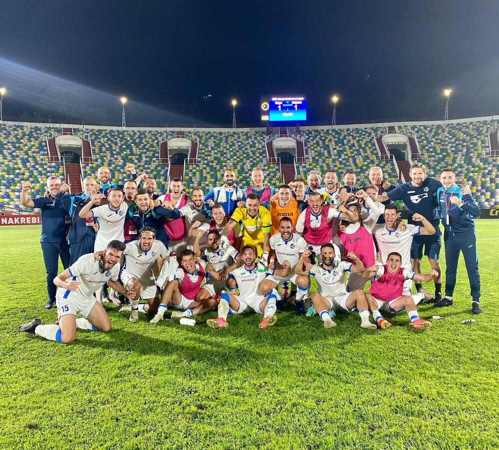 Slavlje fudbalera Sutjeske nakon eliminacije Gagre u prvom kolu