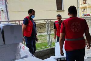 Bijelo Polje: Distribuirano više od 50 paketa pomoći za ljude u...