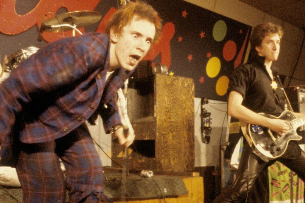 Džoni Roten (lijevo) i Stiv Džons na nastupu Pistolsa 1978. godine, Foto: Getty Images