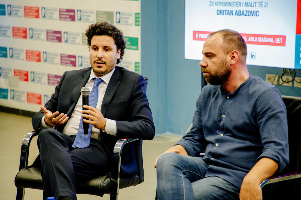 Abazović drži predavanje, Foto: Vlada Crne Gore