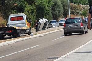 Bečići: Traffic accident, the car overturned, no one was injured