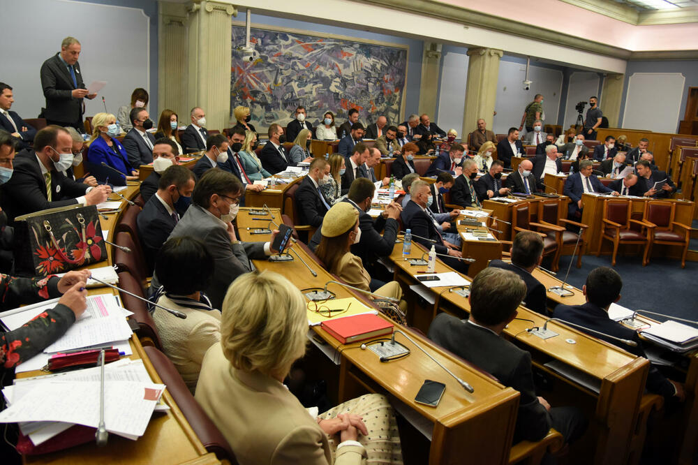 Na pomolu više rezolucija: Skupština, Foto: BORIS PEJOVIC