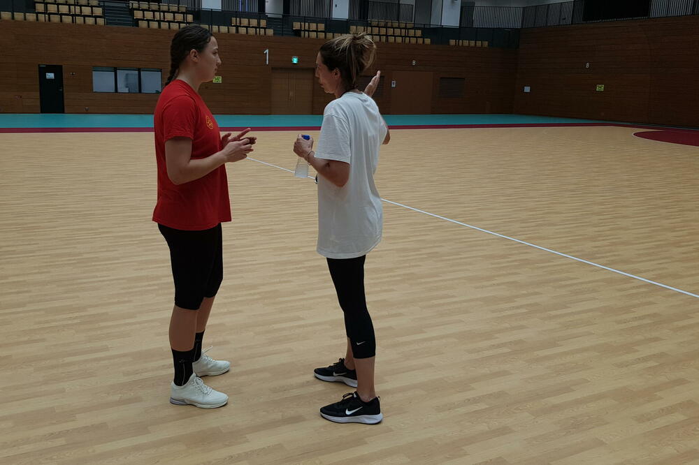 Jauković i Bojana Popović, Foto: COK