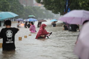 Poplave u Kini: Najmanje 12 mrtvih, vojska minirala branu da...