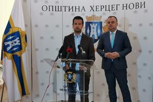 Milatović: U Herceg Novom 22.000 turista, deset puta više nego...