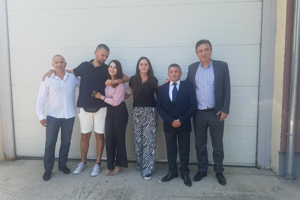 Risto Jovanović sa predstavnicima MVP i ambasade na Kosovu, Foto: MVP