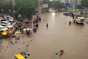 U poplavama u Kini 33 mrtvih i osam nestalih